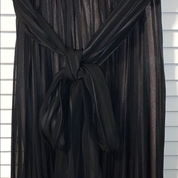 Stunning BCBG MaxAzria Gown - Picture 4 of 6